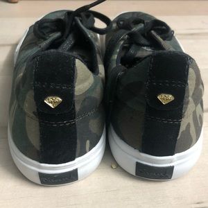 Diamond Supply Co Men’s Camo Shoes (Size: 9.5)